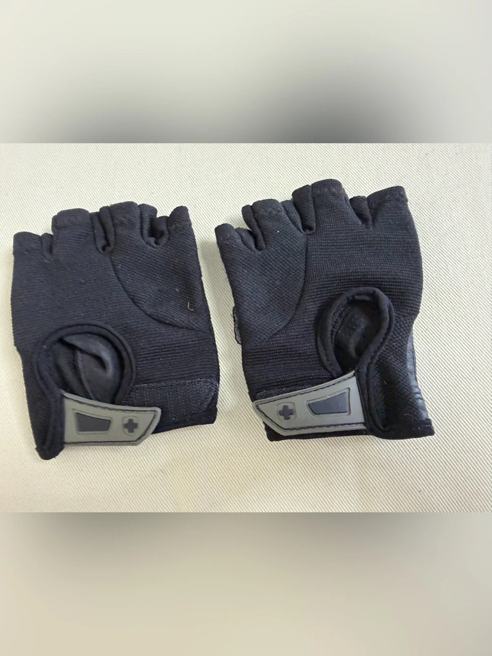 Harbinger Black Fingerless Workout Gloves
